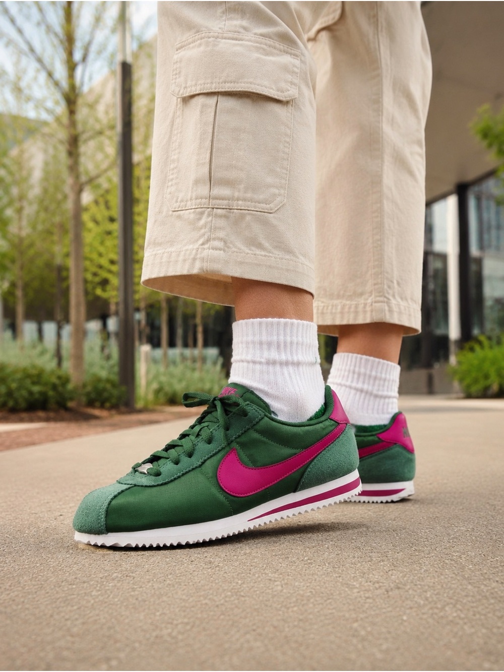 NEW Nike Cortez TXT Gorge Green Wild Cherry – Youth 7 / Women’s 8.5